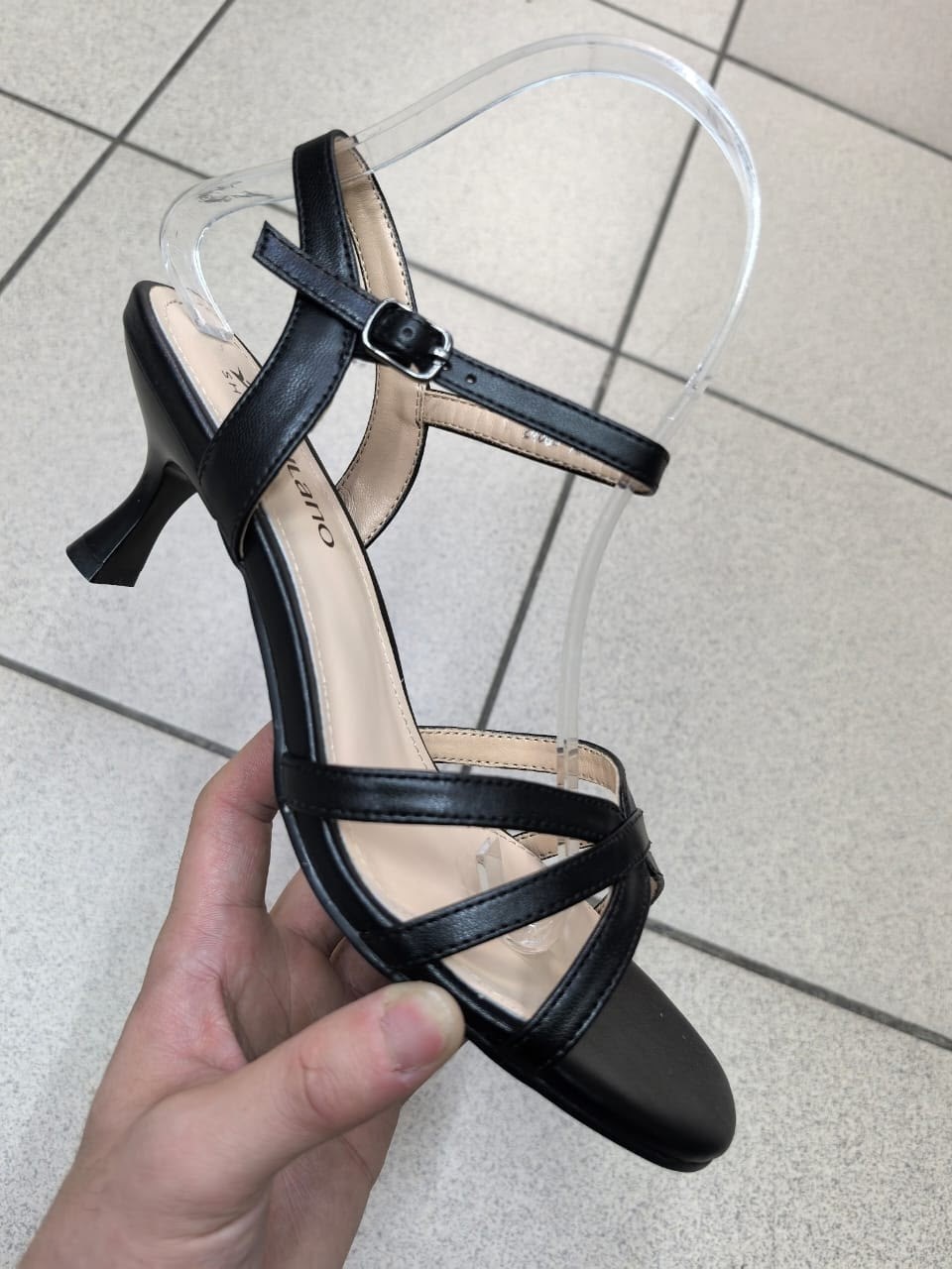 ,красивые босоножки,босоножки серебристые,элегантные босоножки,босоножки на каблуках