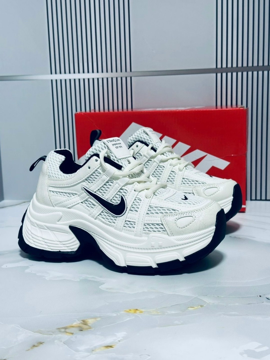 nike initiator white black y2k running casual size 9.5 shoes,кроссовки nike,кроссовки nike initiator,кроссовки женские nike initiator fq6873 101 белые,nike initiator