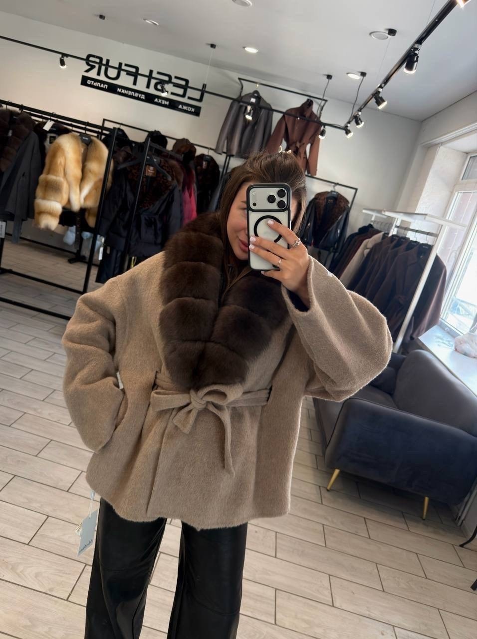 кашемировое пальто с натуральным мехом,женское пальто с натуральным мехом,пальто с мехом,пальто с натуральным мехом,пальто с мехом под соболь