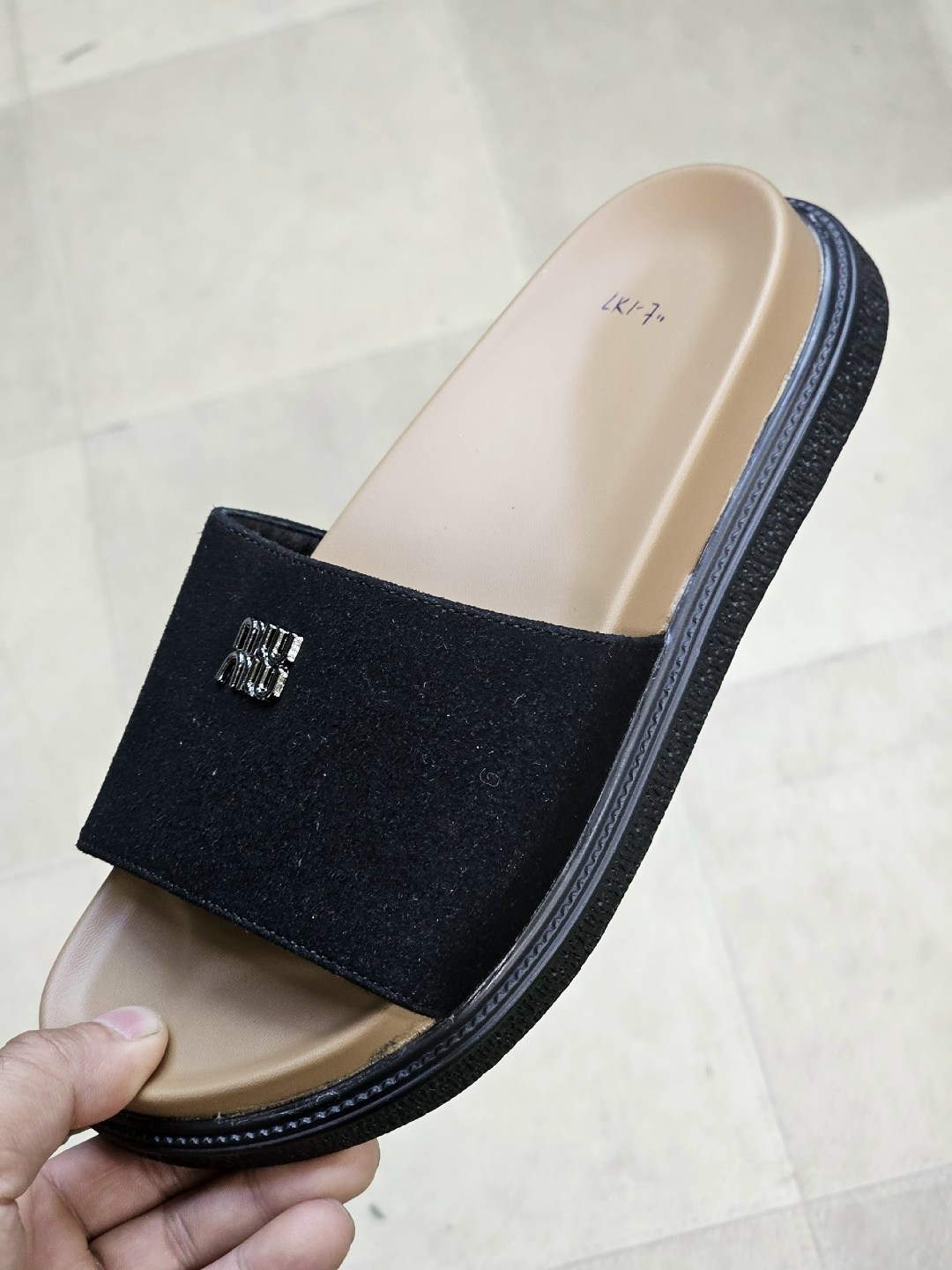 ,мужские шлепанцы,женские шлепанцы,сандалии мужские,мужские шлепки