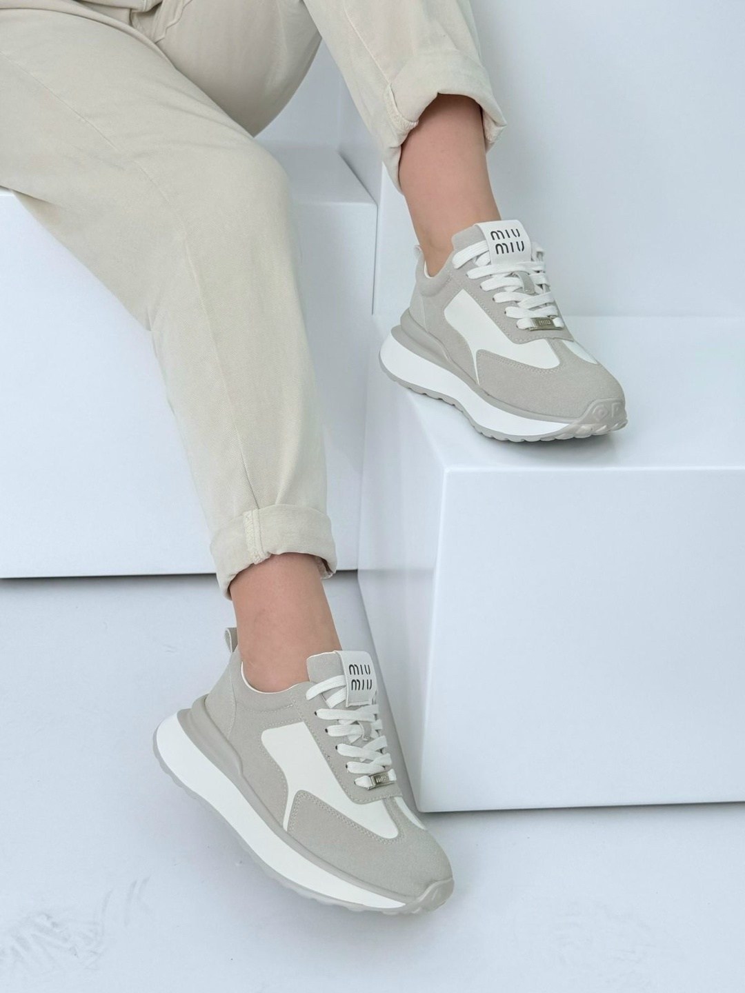 кроссовки женские,,кроссовки черные,кроссовки модные,повседневные кроссовки