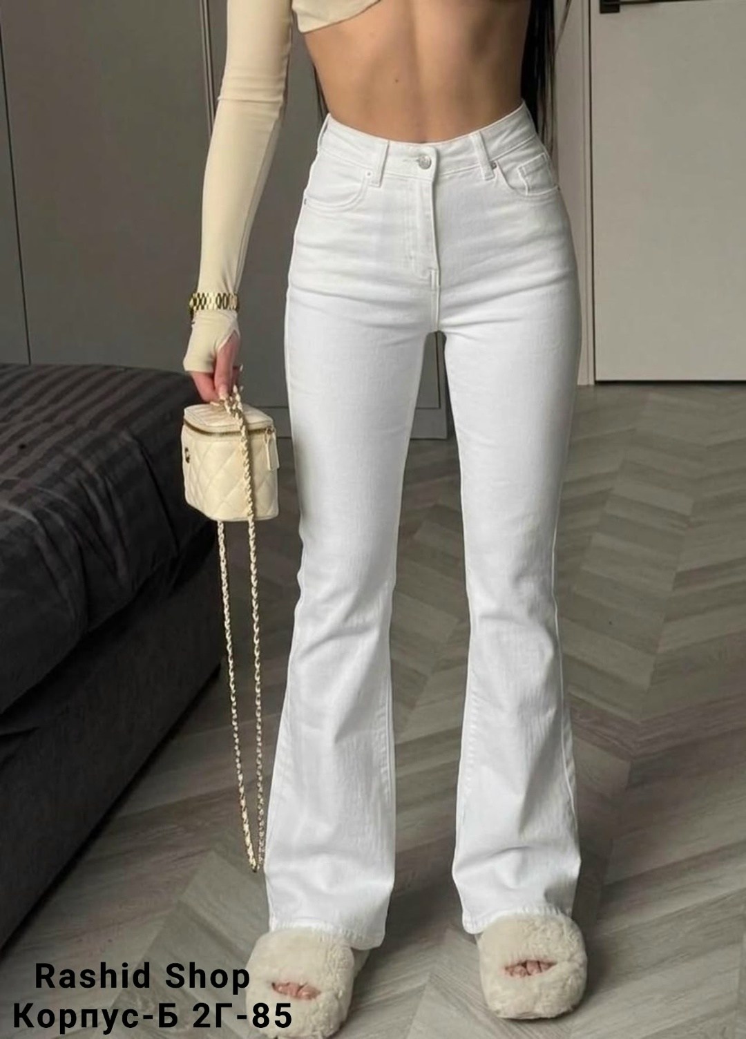 белые джинсы клеш от колена,белые джинсы клеш,джинсы белые,джинсы клеш от колена с высокой посадкой классические лето monteri,женские джинсы