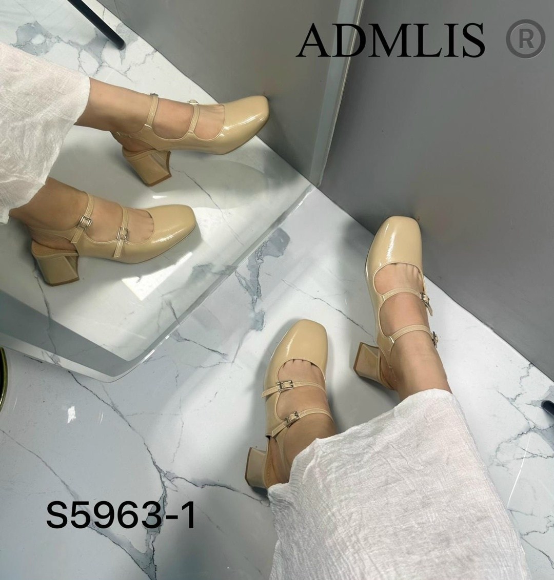 ,туфли женские на каблуках,босоножки на каблуках,белые босоножки на низком каблуке,женские босоножки