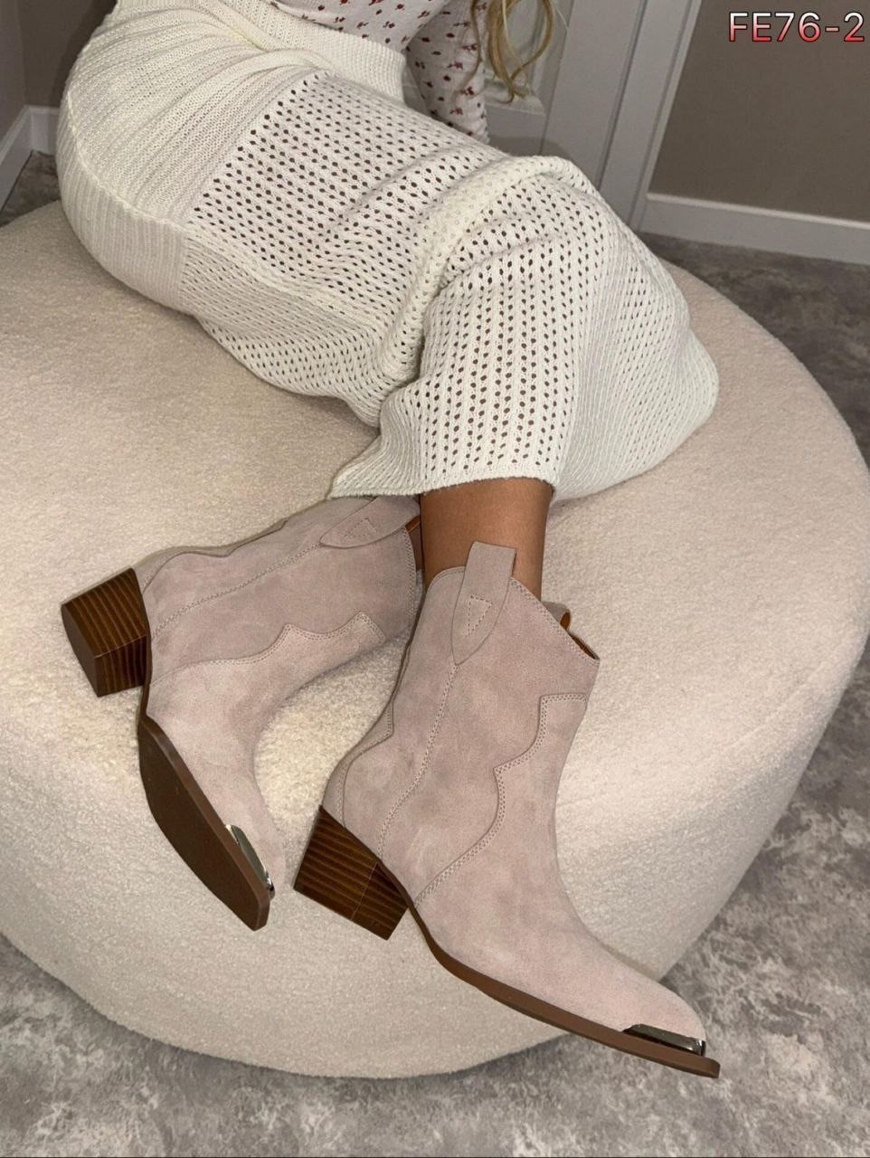ботинки казаки замшевые демисезонные на каблуке бежевые,ботинки казаки натуральная замша высокие,сапоги казаки женские замшевые,ботинки казаки женские,ботинки казаки замшевые