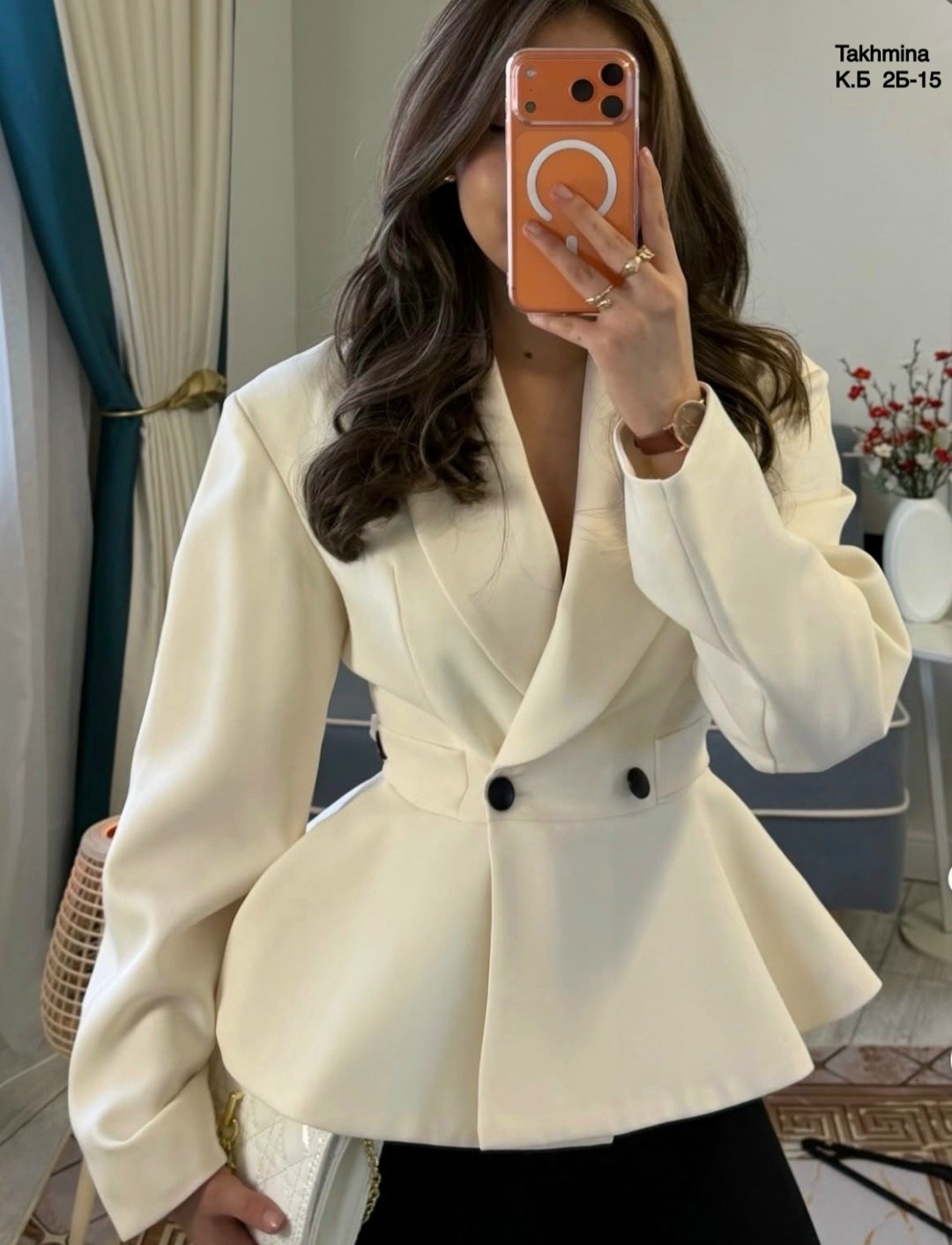 пиджак приталенный с баской bliss,стильные наряды,пиджак женский приталенный праздничный,черный классический костюм женский,брючный костюм классика avemod