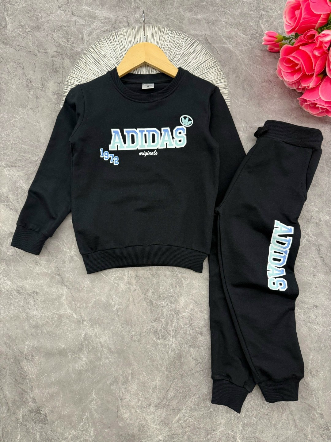 adidas детский спортивный костюм s21664,костюм спортивный для мальчика,спортивный костюм адидас теплый,детский спортивный костюм adidas,костюм спортивный