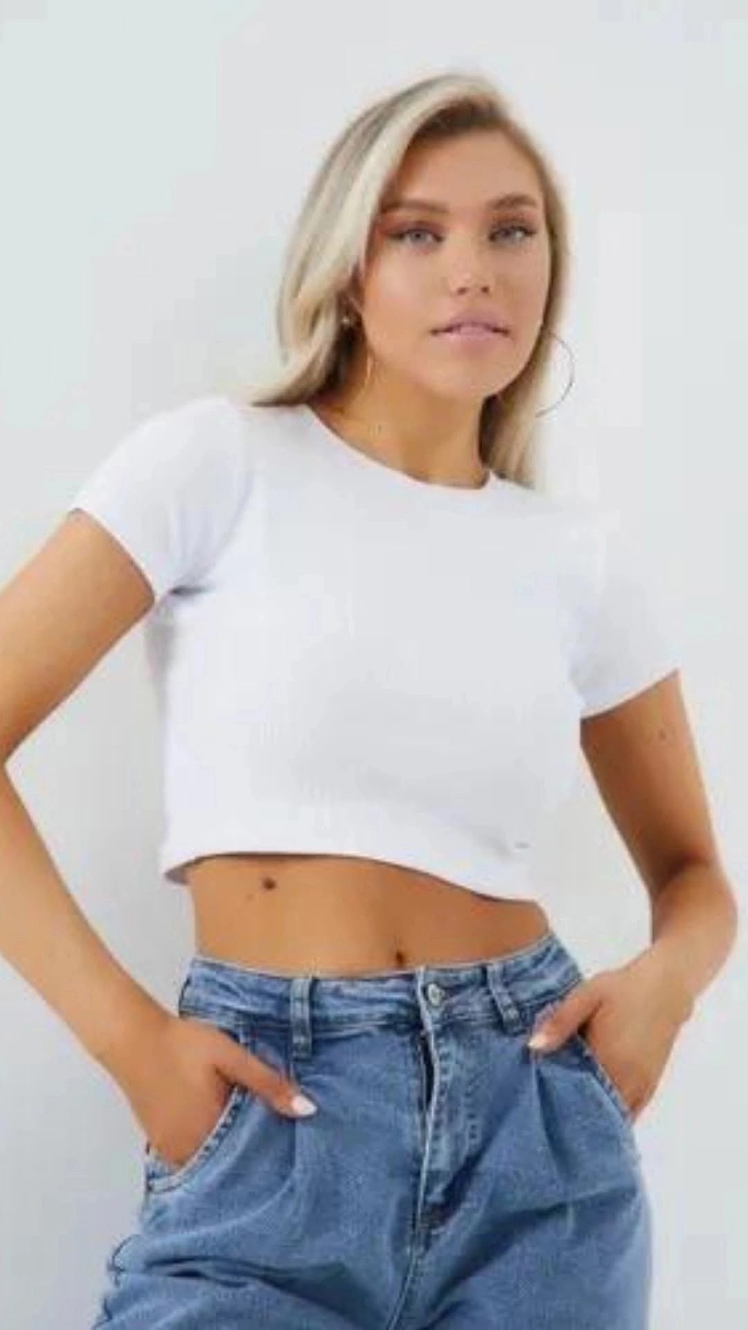 комплекты нижнего белья,девушка,женское нижнее белье комплект,топик нижнее белье,укороченная футболка кроп топ спортивный kiki more