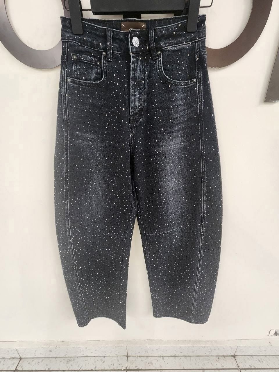 джинсы со стразами,джинсы женские,широкие джинсы,джинсы chanel,женские джинсы со стразами