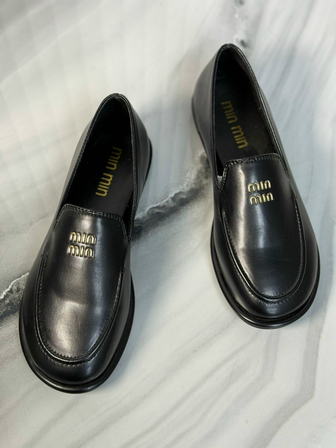 женские кожаные лоферы miu miu коричневые,женские кожаные лоферы miu miu коричневые lm-22527,,лоферы miu miu,prada лоферы