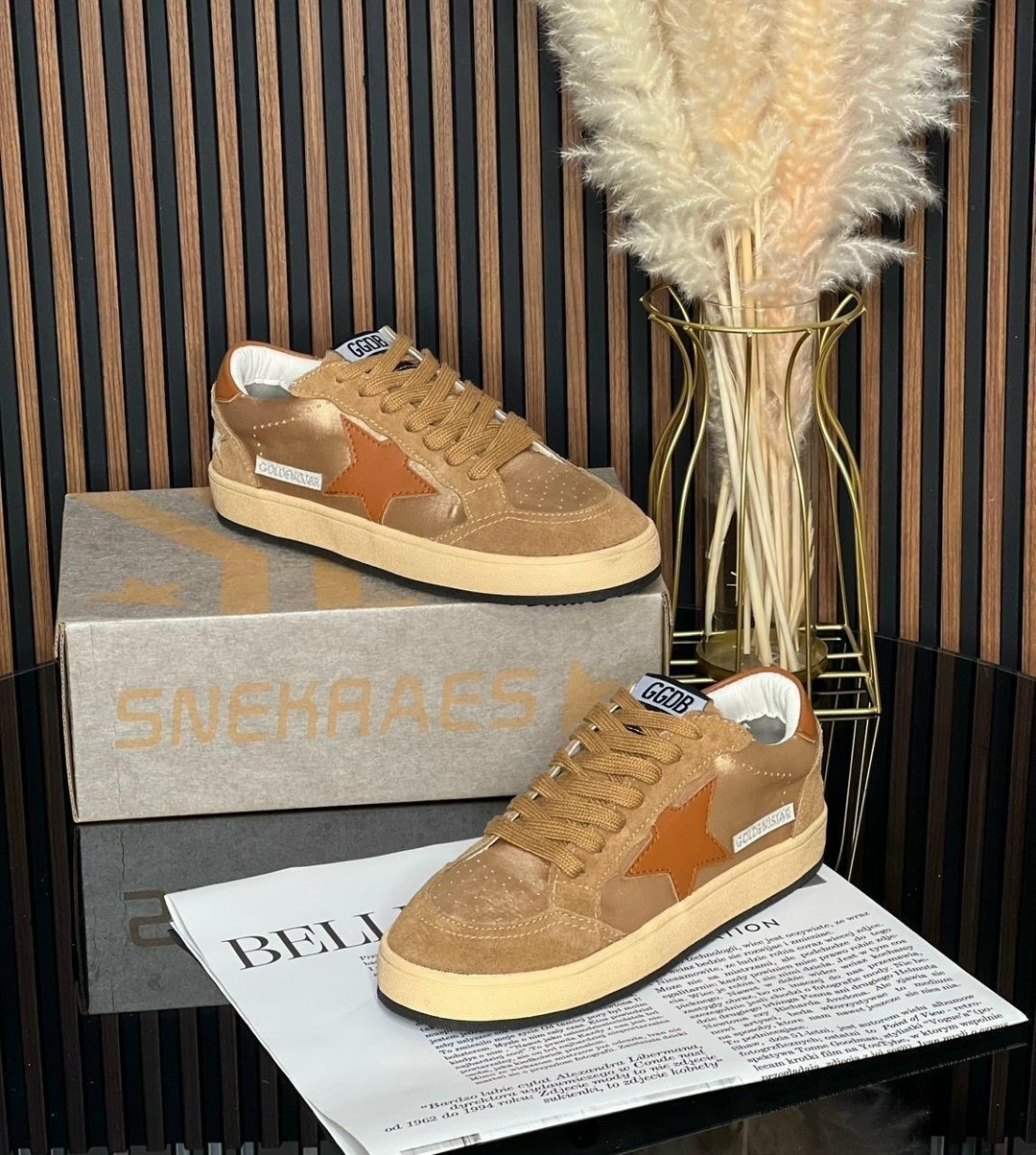 ,кеды golden goose,кроссовки golden goose,замшевые низкие кеды ballstar с аппликацией в виде звезд golden goose черный,golden goose кеды hi star на платформе черный