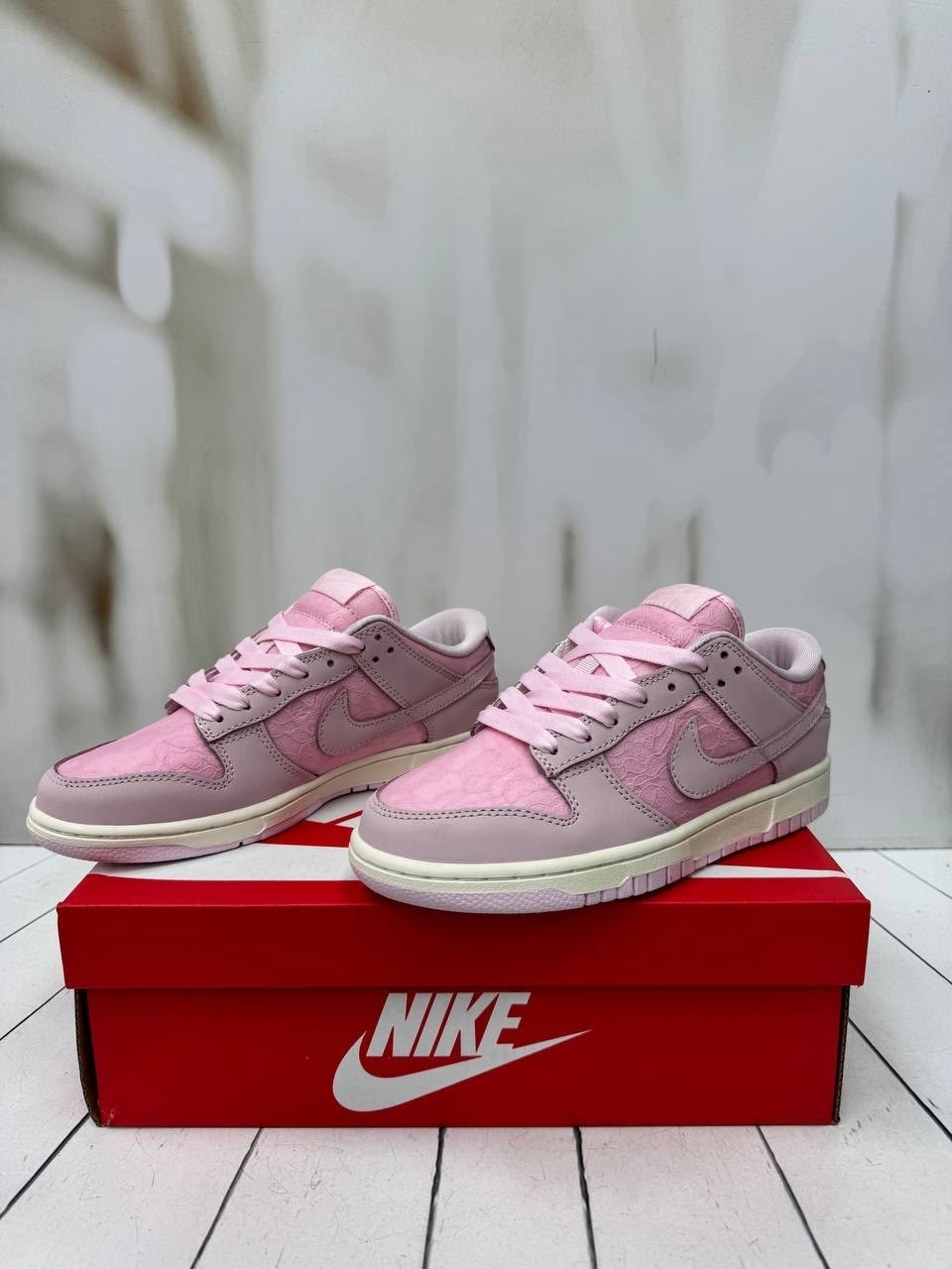nike dunk low lx pink foam (w),nike dunk low gs 'triple pink',кроссовки женские nike dunk low,nike dunk low,nike sb dunk low розовые