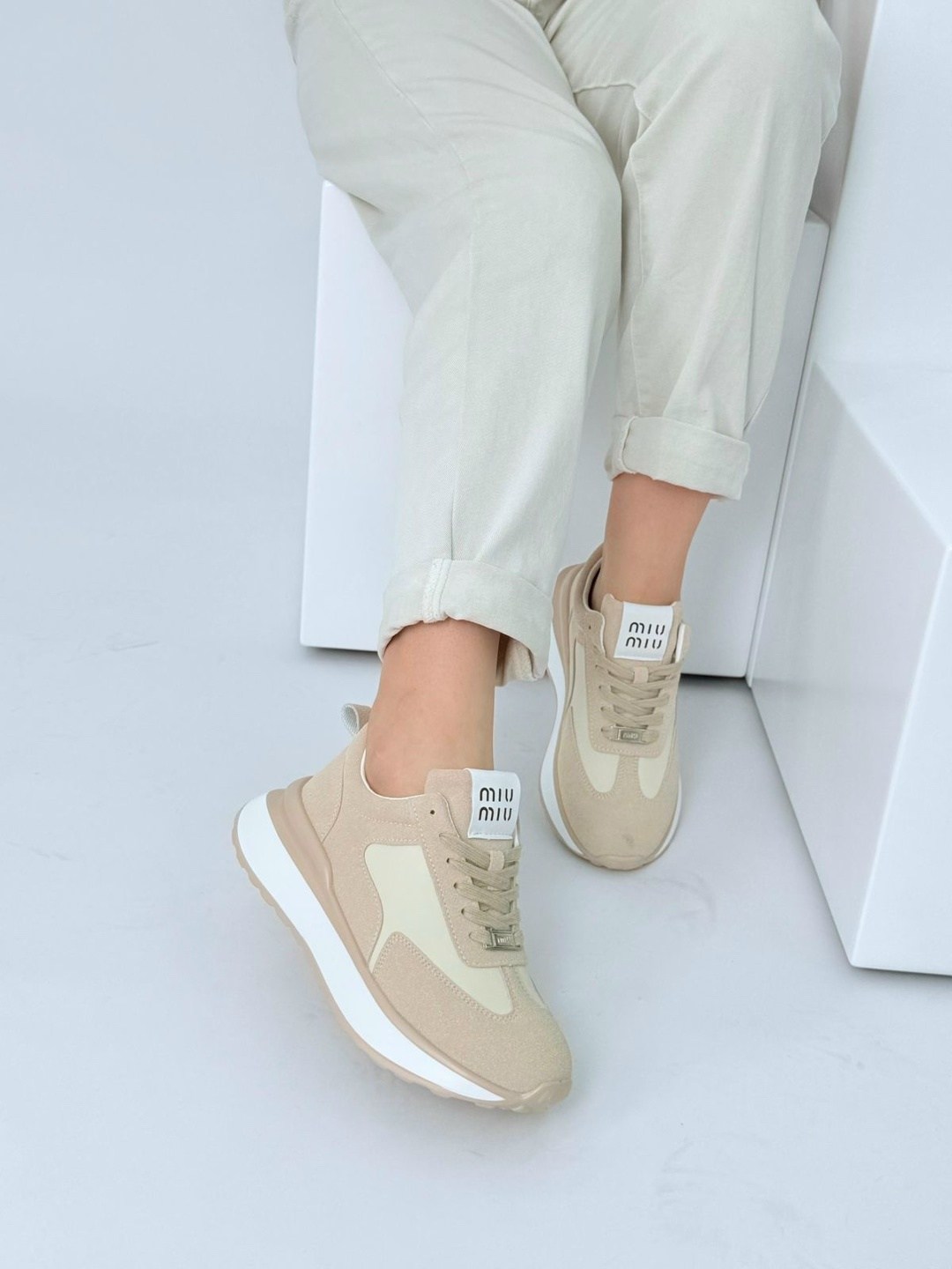 кроссовки женские,,кроссовки черные,кроссовки модные,женские модные кроссовки