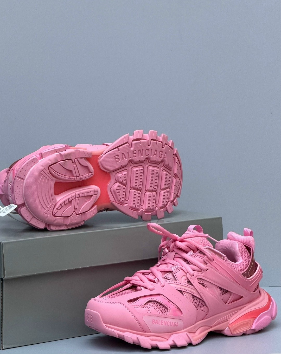 баленсиага кроссовки трек розовые,женские кроссовки balenciaga,кроссовки track 1.0 rose pink balenciaga розовый,кроссовки баленсиага розовые,кроссовки balenciaga women's track sneaker fluo pink