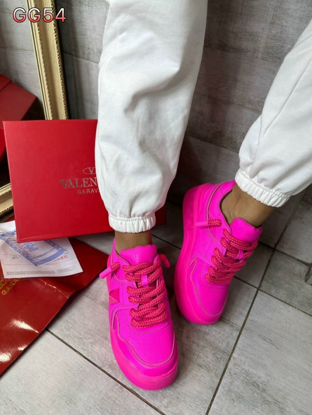 кроссовки валентино розовые,кроссовки валентино женские розовые,кроссовки valentino garavani one stud xl,кроссовки женские valentino,