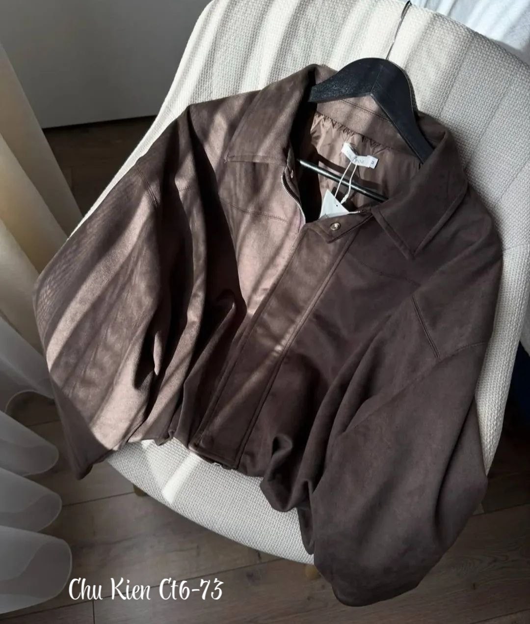 куртка замшевая,куртка замшевая женская,куртка-бомбер из искусственной замши zarina,куртка свободного кроя,куртка из искусственной замши