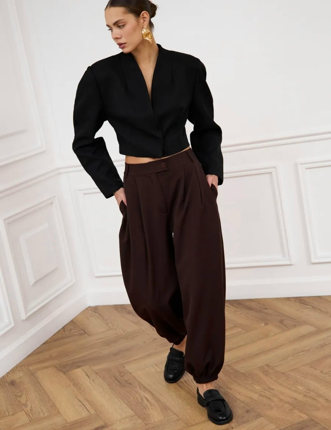 широкие брюки,брюки палаццо,стильные образы,брюки на женщине