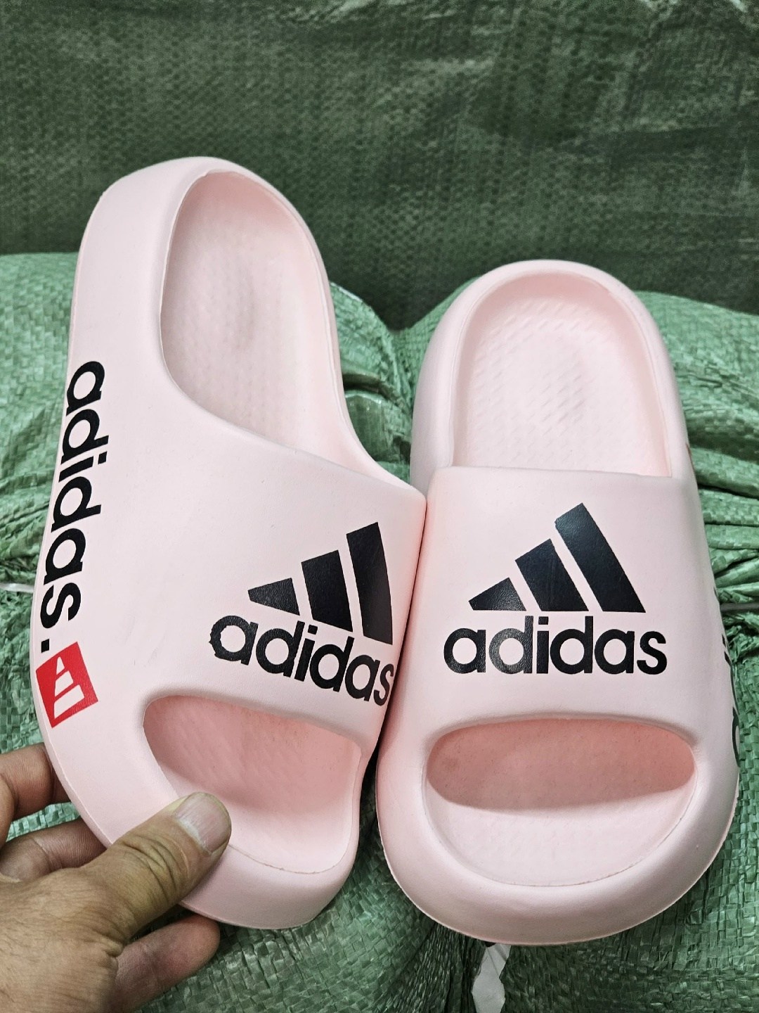 шлепанцы adidas,сланцы adidas,,шлепанцы женские,шлепки adidas