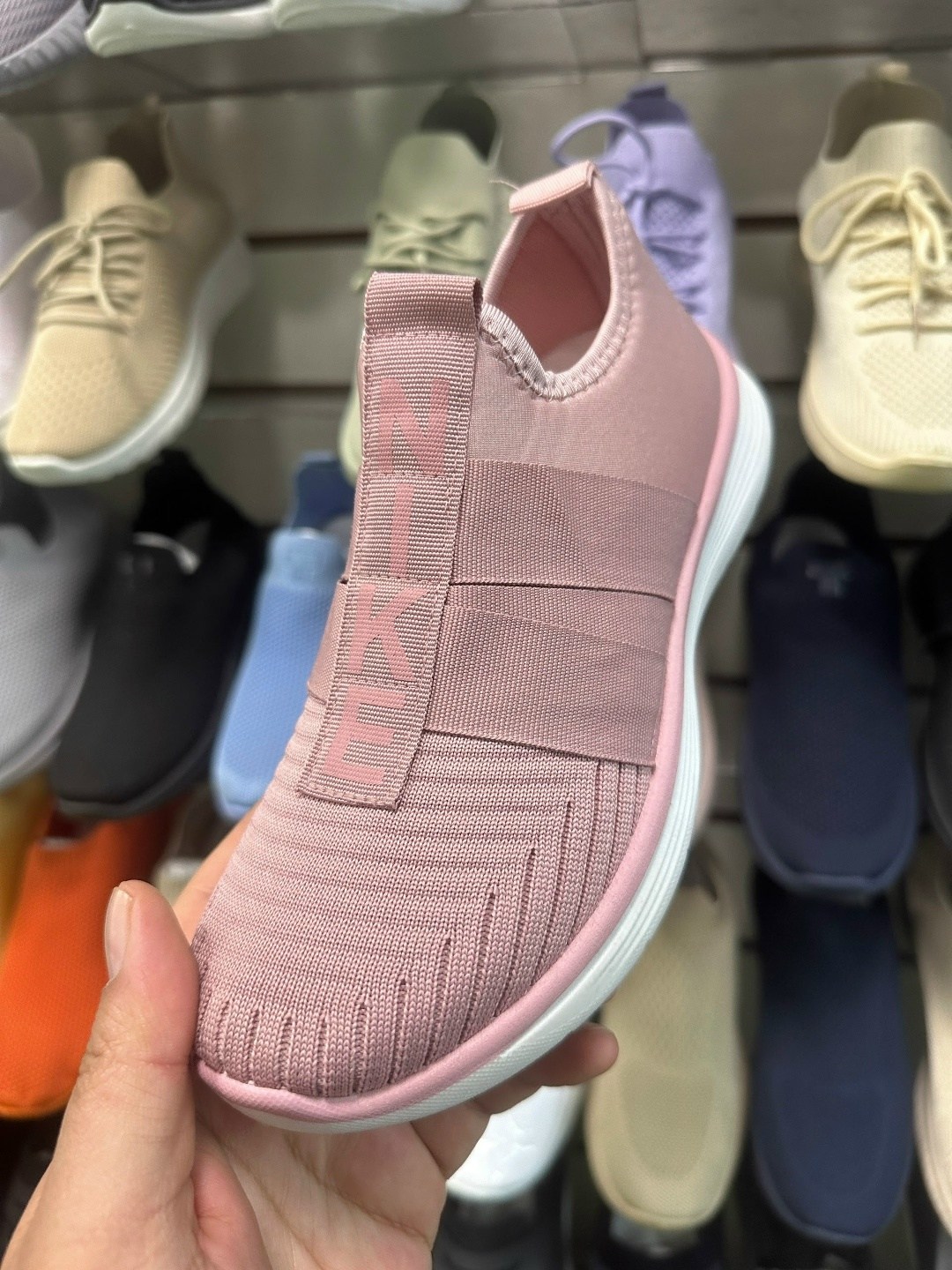 ,женские кроссовки,кроссовки розовые,слипоны женские,женские кроссовки летние