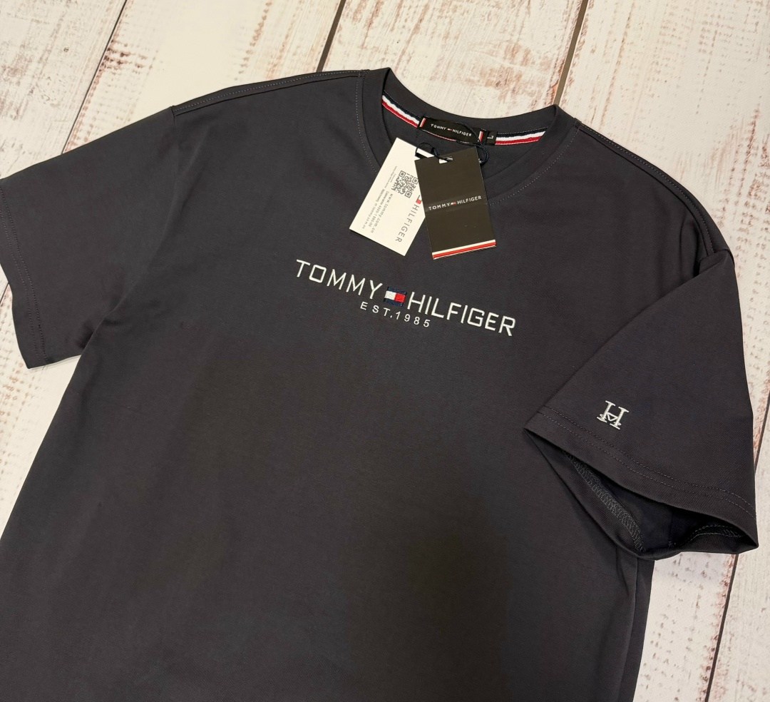 футболка томми хилфигер мужские белая,футболка tommy hilfiger мужская,tommy hilfiger est 1985 футболка,футболка tommy hilfiger,белая футболка с вышитым логотипом tommy hilfiger