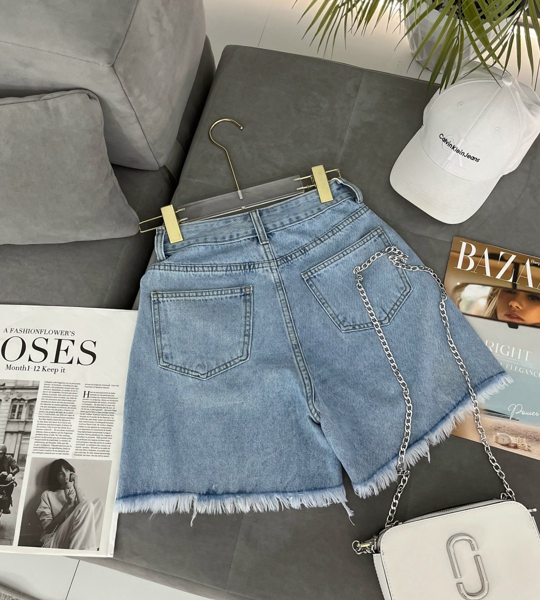 джинсовые шорты,женские джинсовые шорты,джинсовые шорты со стразами,шорты женские,шорты со стразами