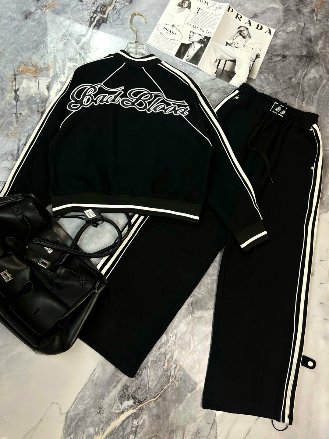 костюм спортивный женский,брючный костюм с лампасами,костюм спортивный celine,спортивный костюм,костюм женский трикотажный