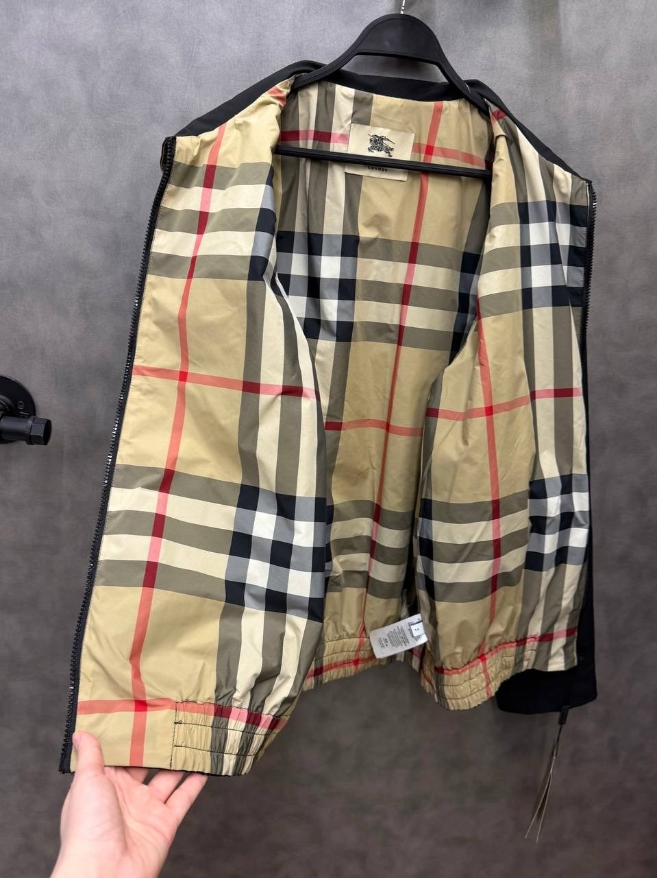 ветровка burberry,куртка burberry,харрингтон burberry,ветровка барбери мужская,лонгслив баленсиага