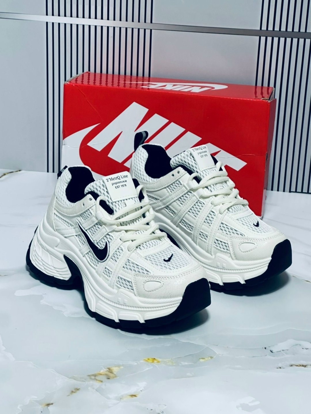 nike initiator white black y2k running casual size 9.5 shoes,кроссовки nike,кроссовки nike initiator,кроссовки женские nike initiator fq6873 101 белые,nike initiator