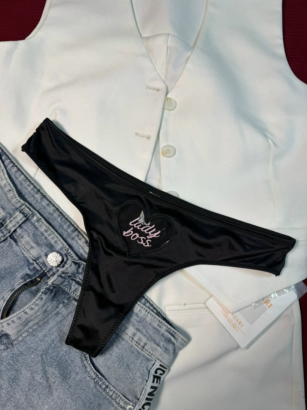 атласные стринги,женские трусы стринги,трусы женские красные,женские трусики,шелковые стринги