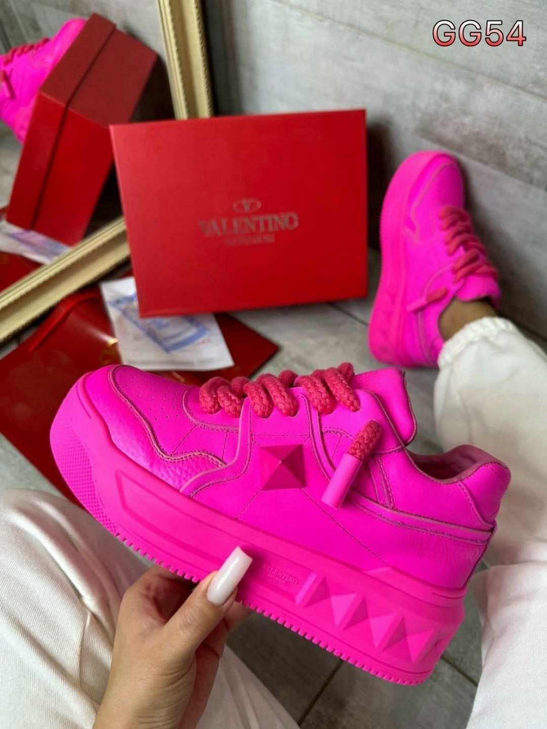кроссовки валентино розовые,кроссовки валентино женские розовые,кроссовки valentino garavani one stud xl,кроссовки женские valentino,