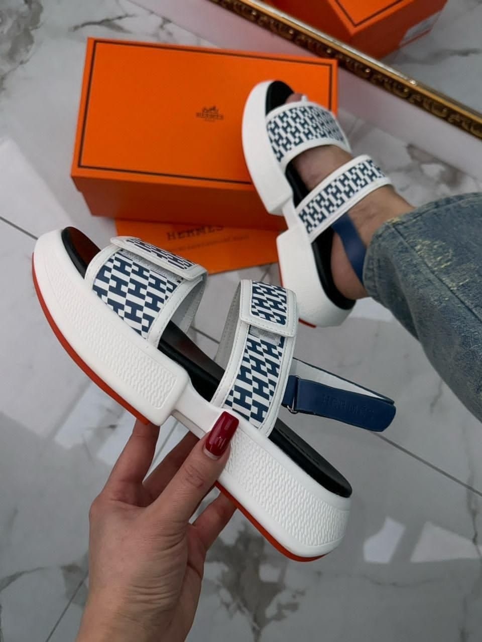 ,стильные босоножки,шлепки диор женские,женские шлепанцы,сандалии на платформе женские