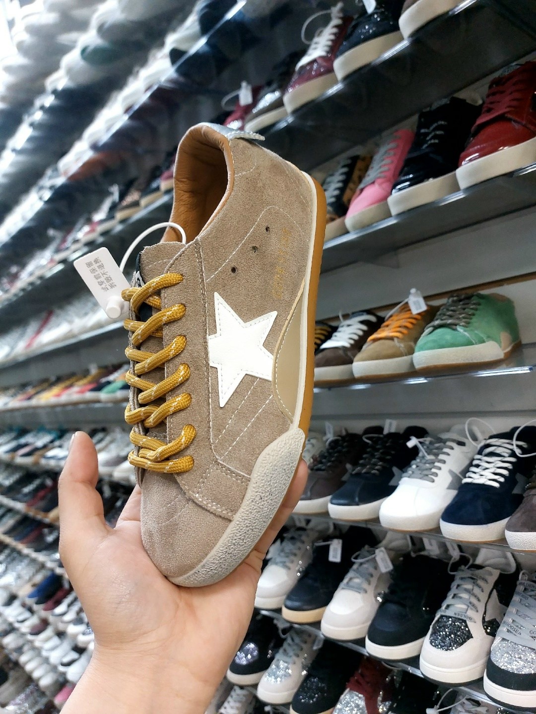 golden goose кроссовки super-star коричневый,кеды golden goose,golden goose black velvet sneakers,,golden goose sneakers