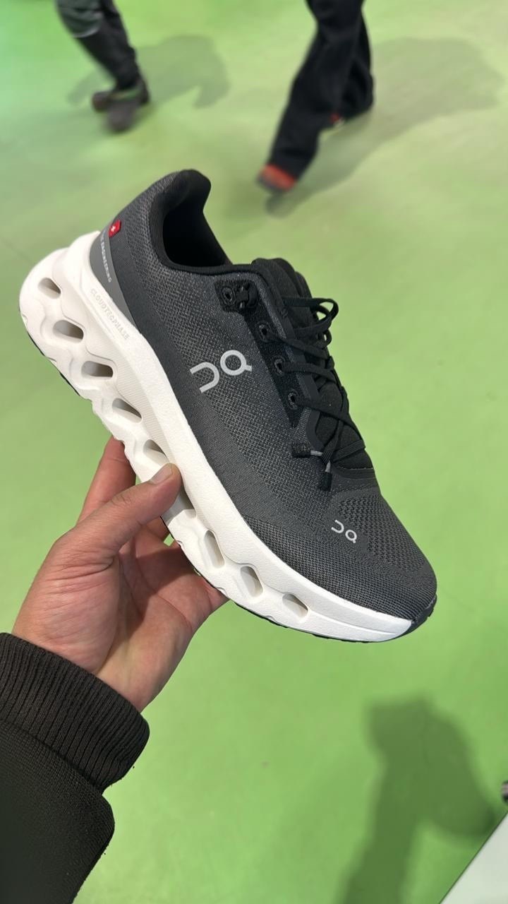 кроссовки,спортивная ,кроссовки on,кроссовки cloudrunner 2 waterproof on черный,кроссовки cпортивные