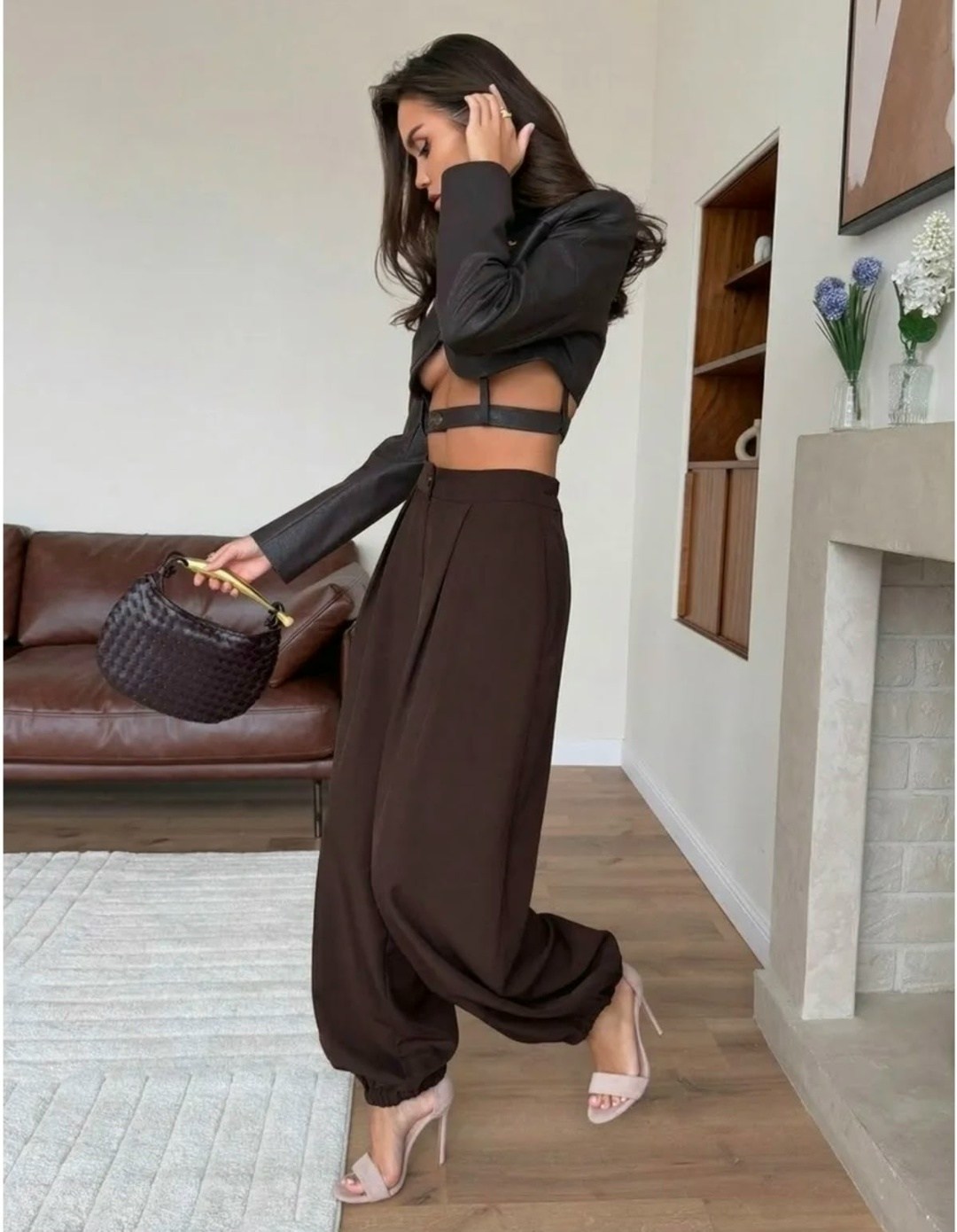 широкие брюки,брюки палаццо,стильные образы,брюки на женщине