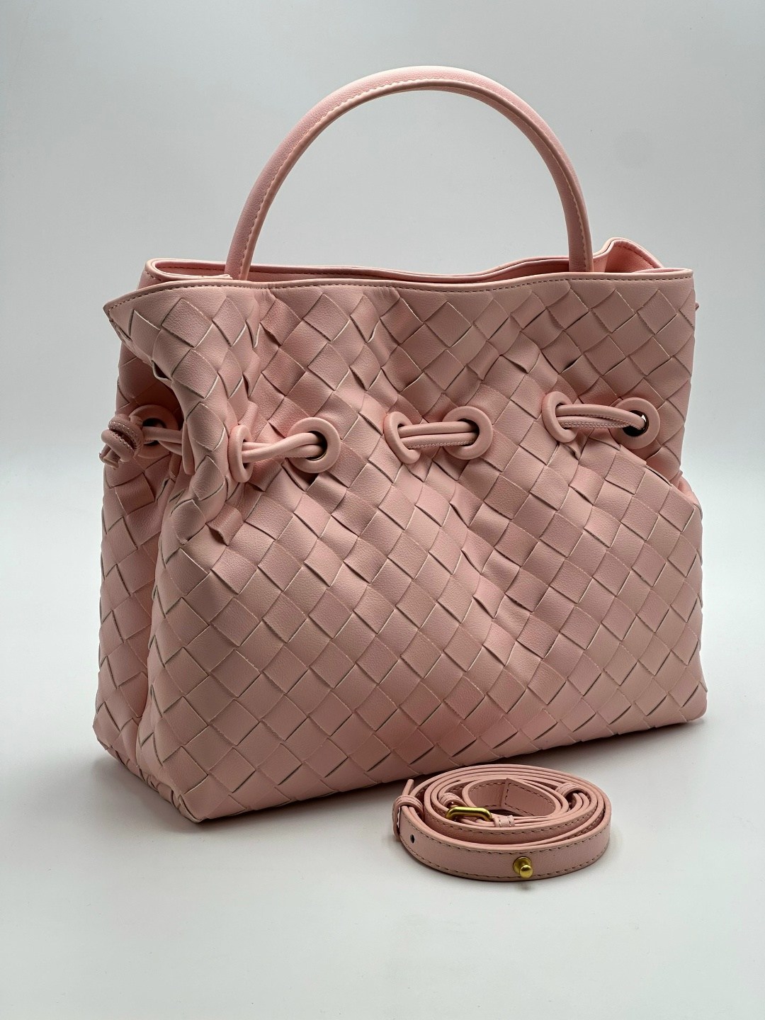 bottega veneta сумка,сумка,женская сумка,розовая сумка,плетеная сумка