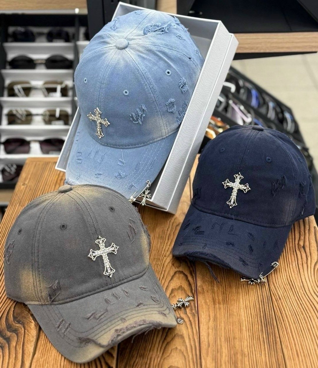 бейсболка chrome hearts,кепка chrome hearts,стильная бейсболка,женская бейсболка,бейсболка