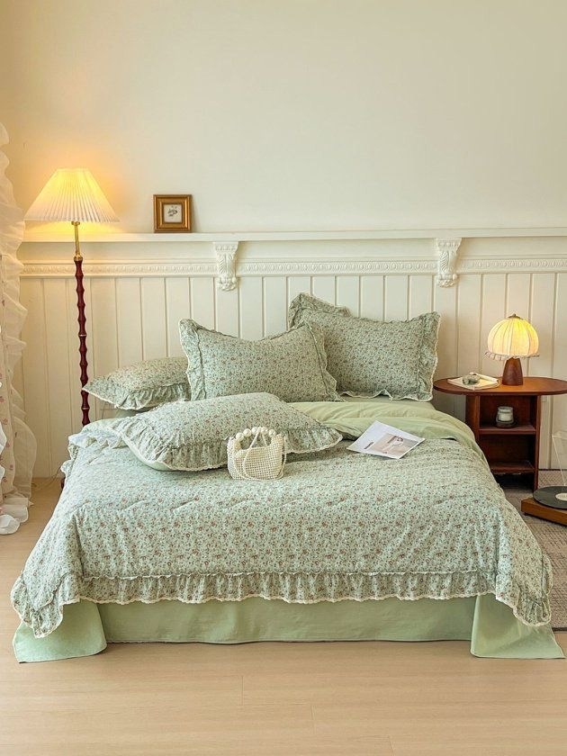 комплект постельного белья,постельного белья,покрывала,покрывало комплект,пододеяльник с рюшами