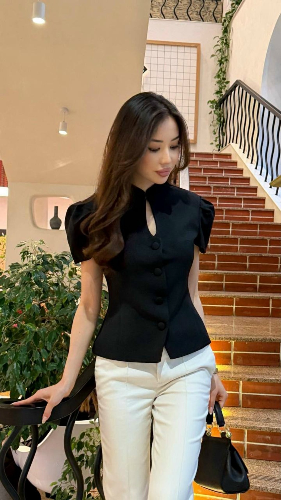 приталенная блуза,приталенная блуза с воротником-стойкой,пиджак приталенный с коротким рукавом и баской mm dream collection,пиджак приталенный,жакет пиджак приталенный