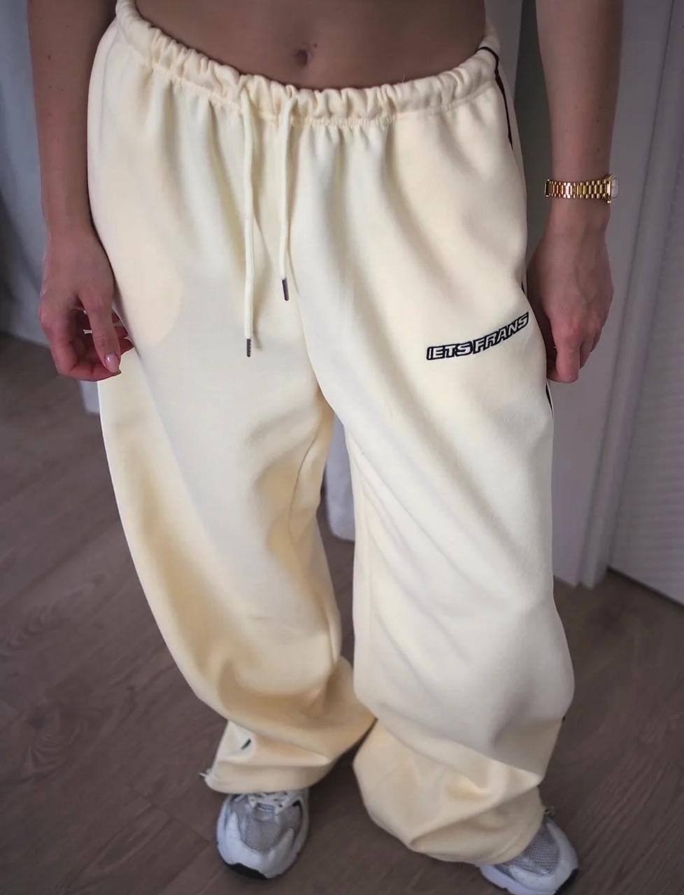 спортивные штаны оверсайз широкие y2k,спортивные штаны оверсайз широкие y2k алладинки,широкие спортивные женские штаны оверсайз,спортивные штаны оверсайз широкие,спортивные брюки