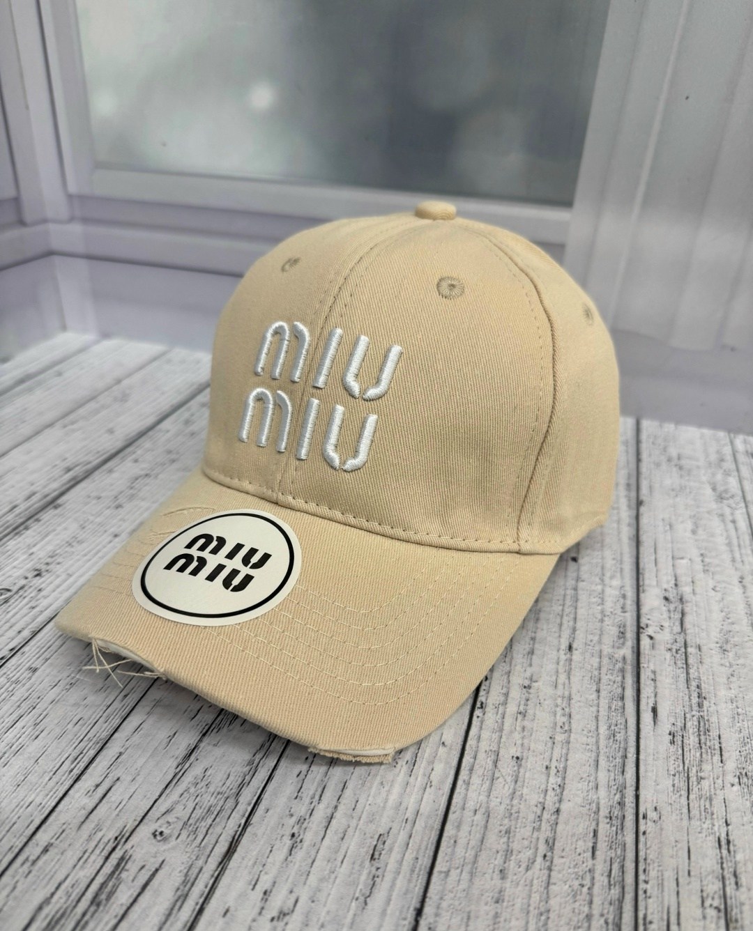 бейсболка miu miu,бейсболка miu,стильная бейсболка,бейсболка женская,кепка