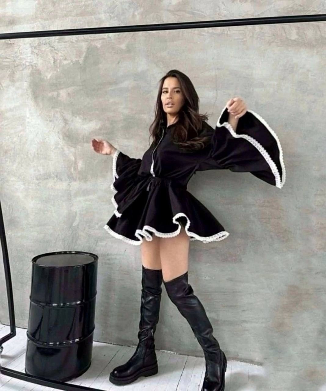 платье с отделкой кружевом асимметричной юбкой,платье с отделкой кружевом асимметричной юбкой ка,платье с отделкой кружевом,асимметричной юбкой-капустой и широкими рукавами,платье с отделкой,платье же