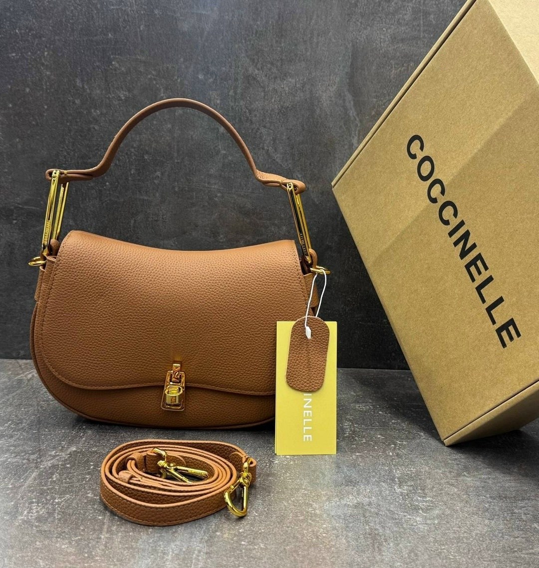 сумка coccinelle,coccinelle сумка на плечо кросс-боди beat soft,сумка женская coccinelle,coccinelle сумка через плечо beat серый,женская сумка