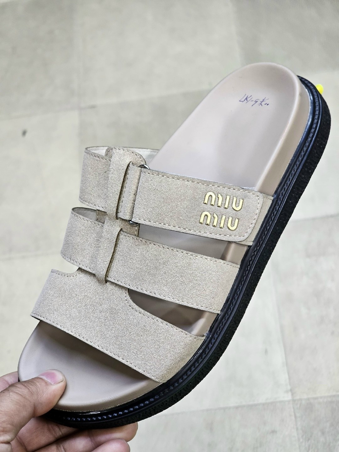 ,мужские шлепанцы,женские шлепанцы,сандалии мужские,мужские шлепки