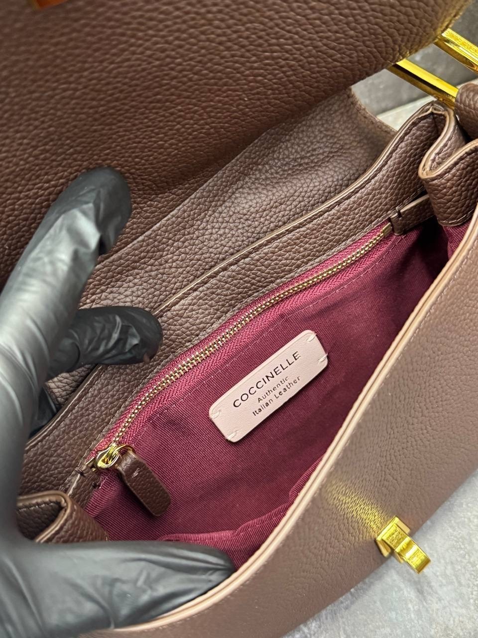 сумка coccinelle,сумка женская coccinelle,coccinelle сумка кросс-боди на плечо beat soft,сумка женская coccinelle натуральная кожа,сумка женская брендовая