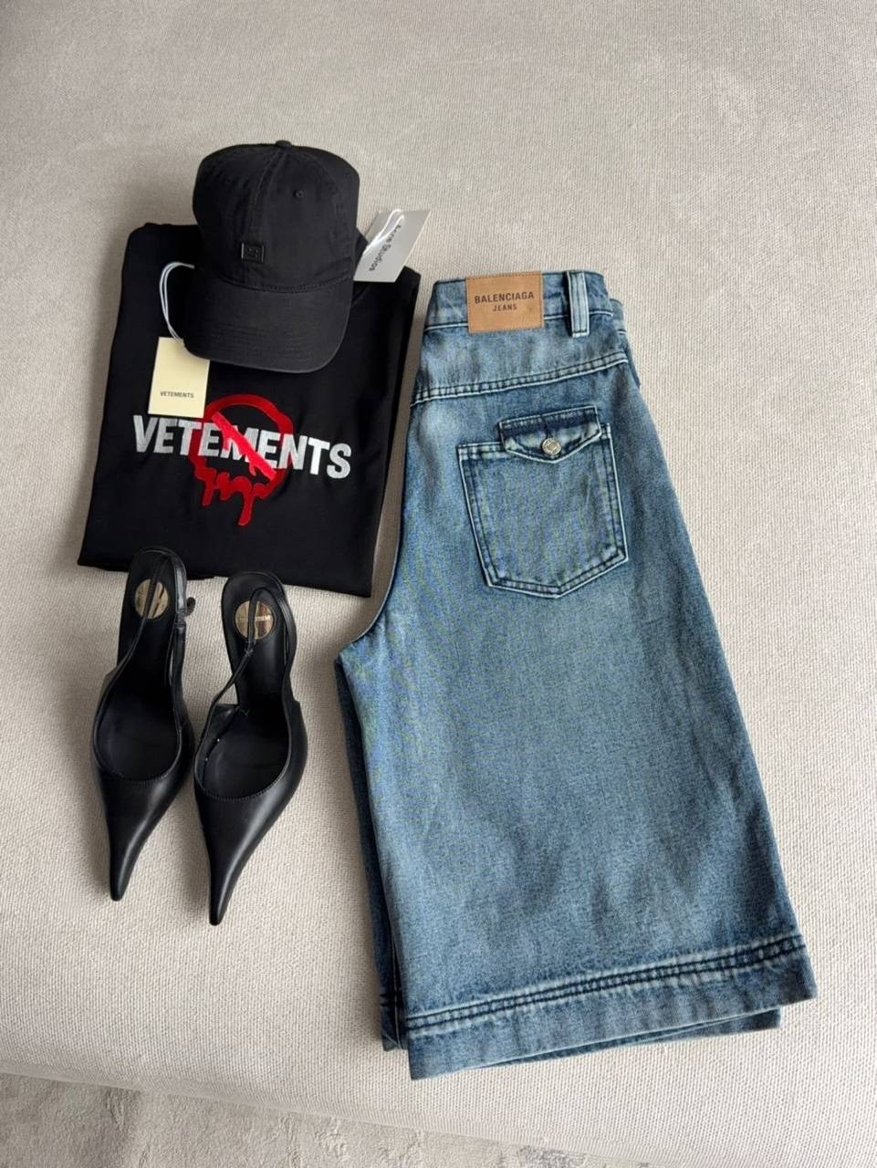 футболка vetements,футболка с логотипом vetements,vetements логотип,хлопковая футболка vetements,the vetements t shirt