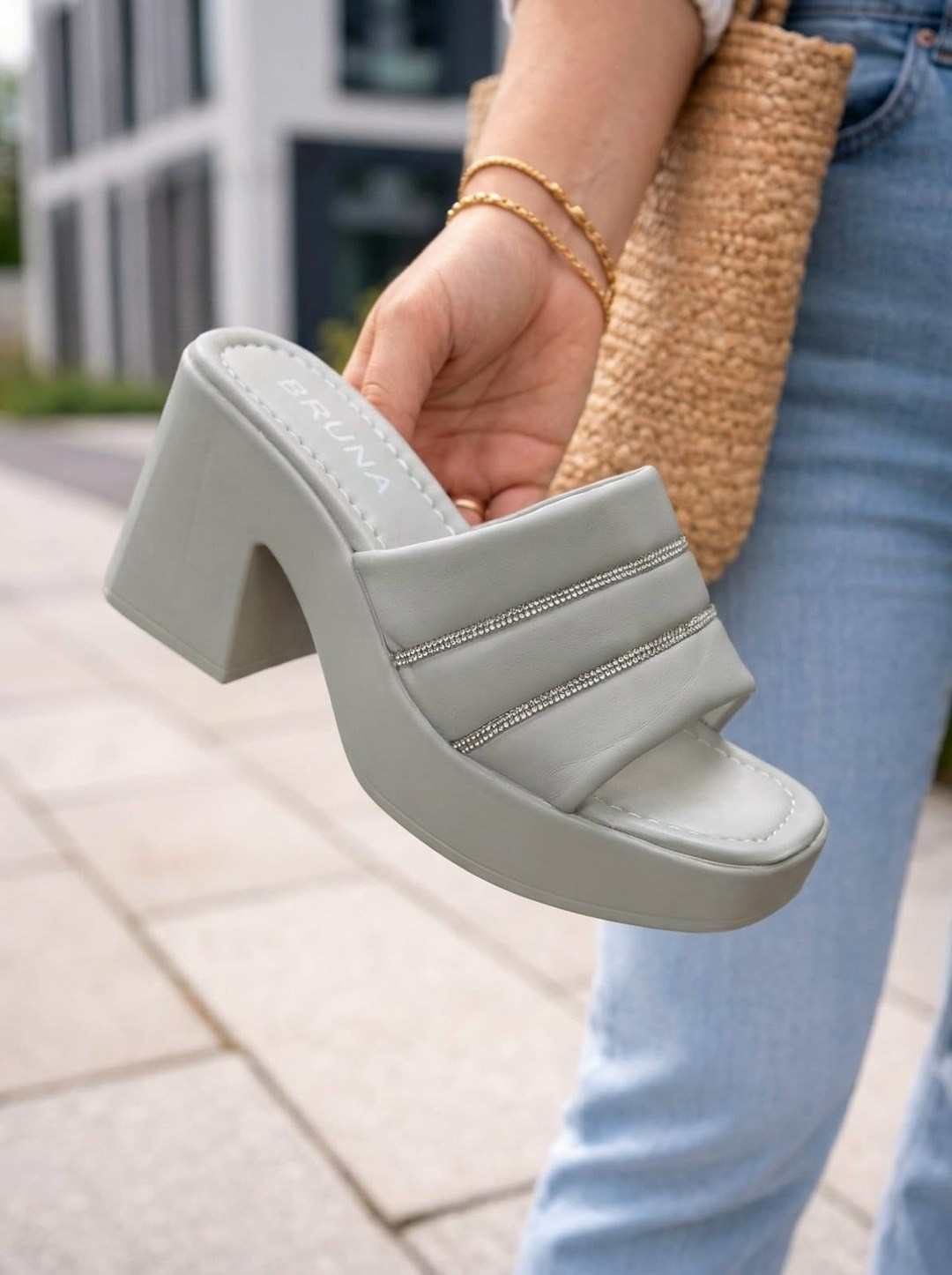 модные босоножки,женские босоножки,босоножки с ремешками,замшевые босоножки,