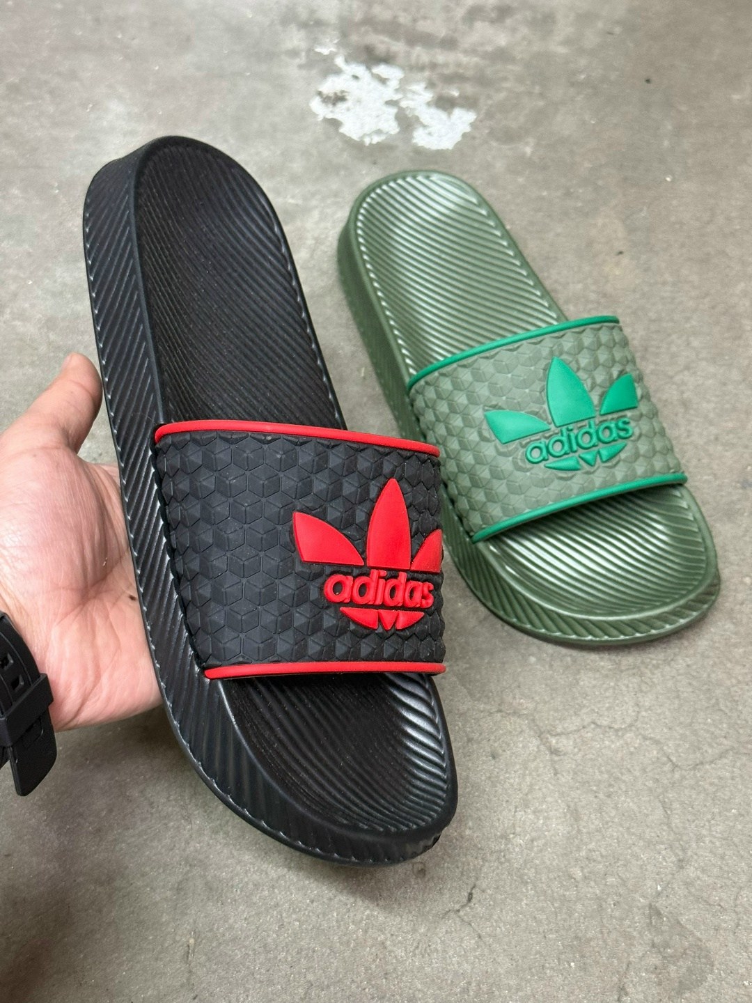 шлепанцы adidas,adidas сланцы,массажные сланцы адидас,силиконовые сланцы адидас,адидас сланцы