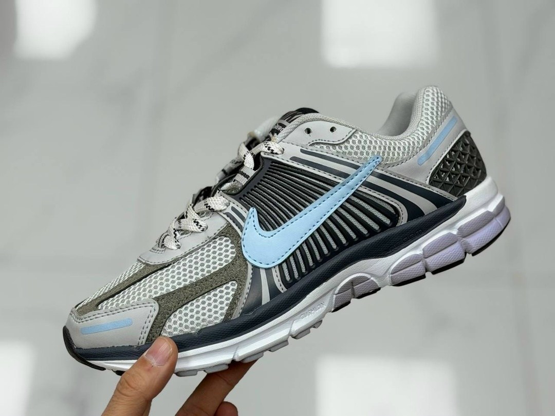 кроссовки nike air zoom vomero 5,кроссовки nike zoom vomero 5,кроссовки nike air zoom vomero 5 light iron ore серый,nike air zoom vomero 5,кроссовки унисекс nike air zoom vomero 5