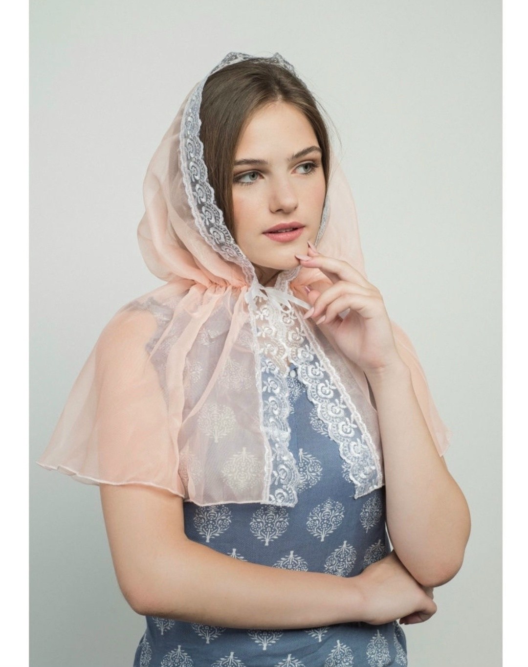 лиловый платок на голову,платок для храма женский,платок в церковь,церковный платок,платок ниспадающий