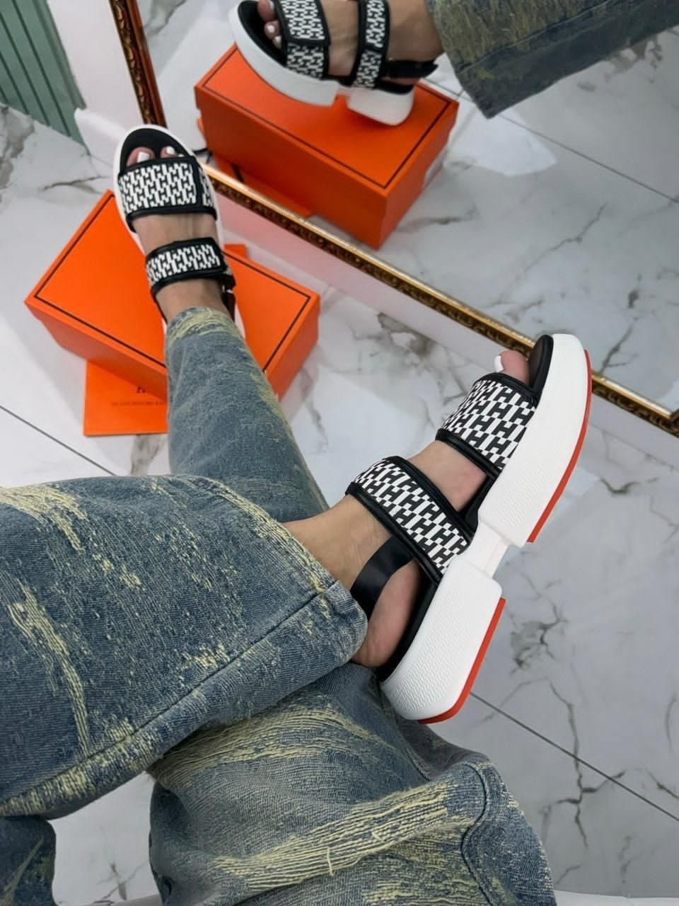 ,стильные босоножки,шлепки диор женские,женские шлепанцы,сандалии на платформе женские