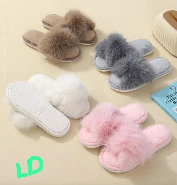 шлепки с натуральным мехом,тапочки домашние женские,комнатные тапочки женские,меховые тапочки модные,пушистые домашние тапочки
